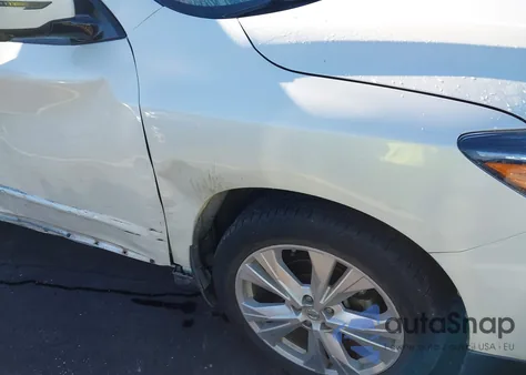 2018 Nissan Pathfinder Sl z USA, uszkodzony, nr VIN 5N1DR2MM2JC613717